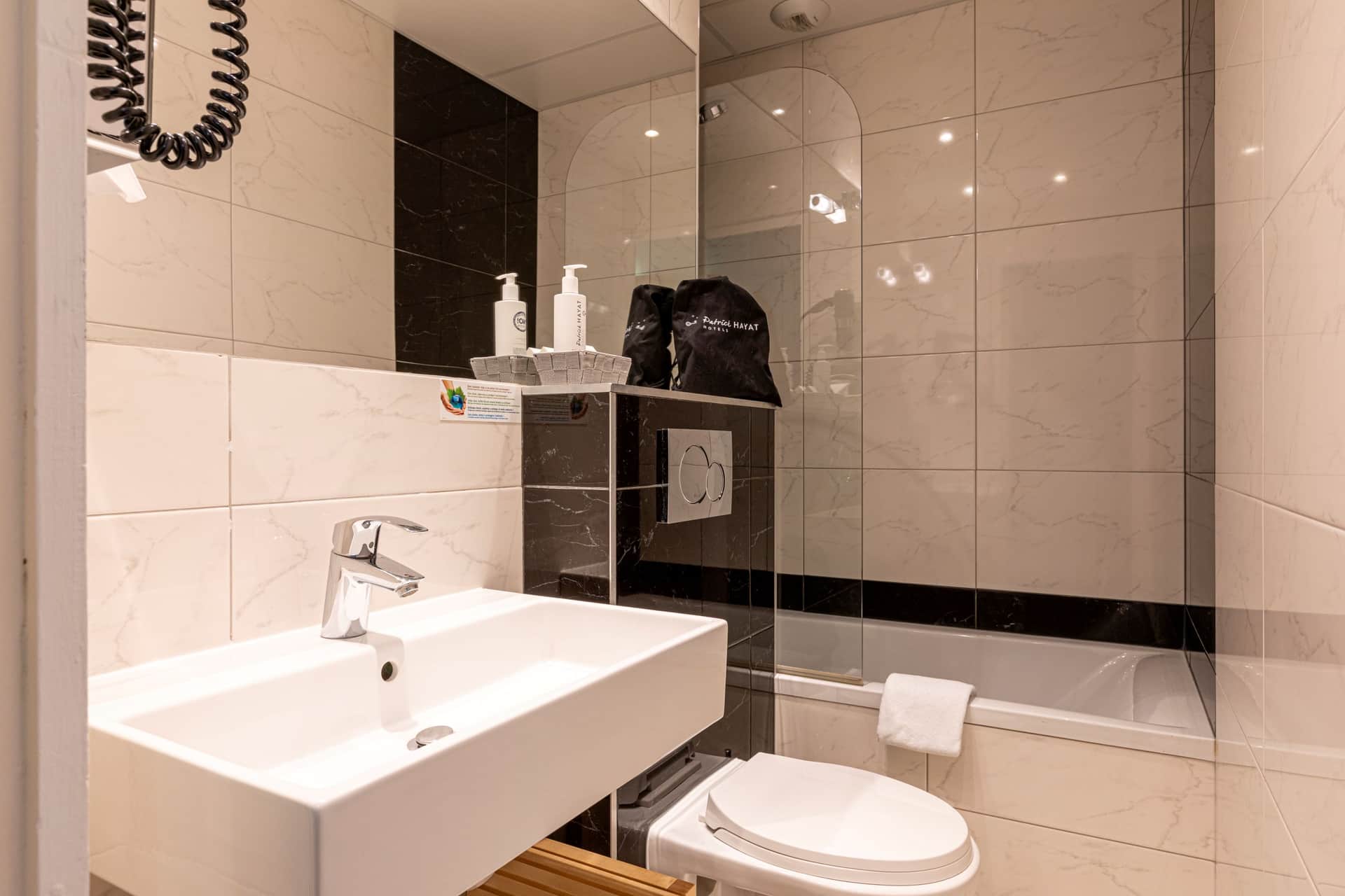 Hotel Olympic Paris Boulogne by Patrick Hayat