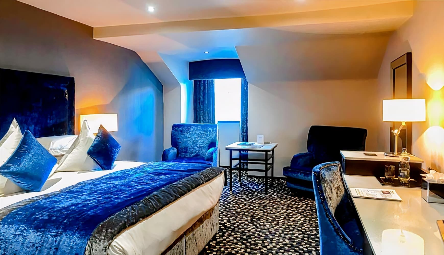 DoubleTree by Hilton Belfast City Ten Square