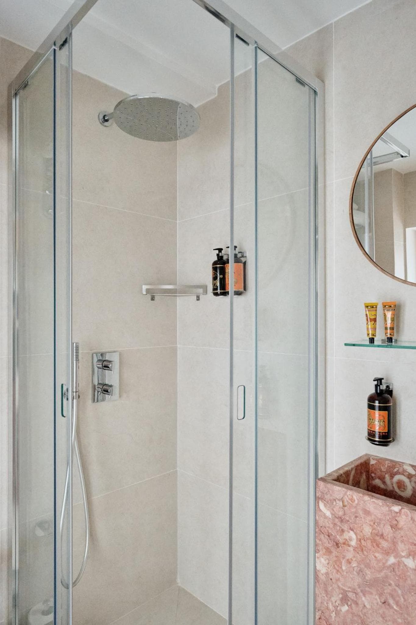 Elysée Montmartre Hotel