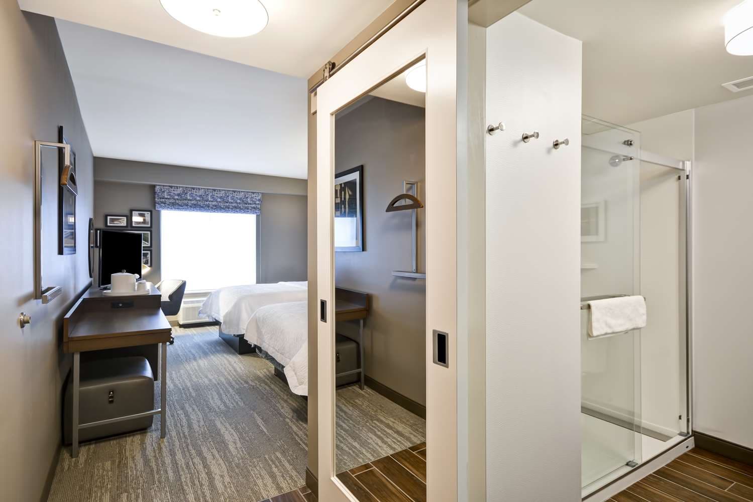 Hampton Inn Livonia Detroit
