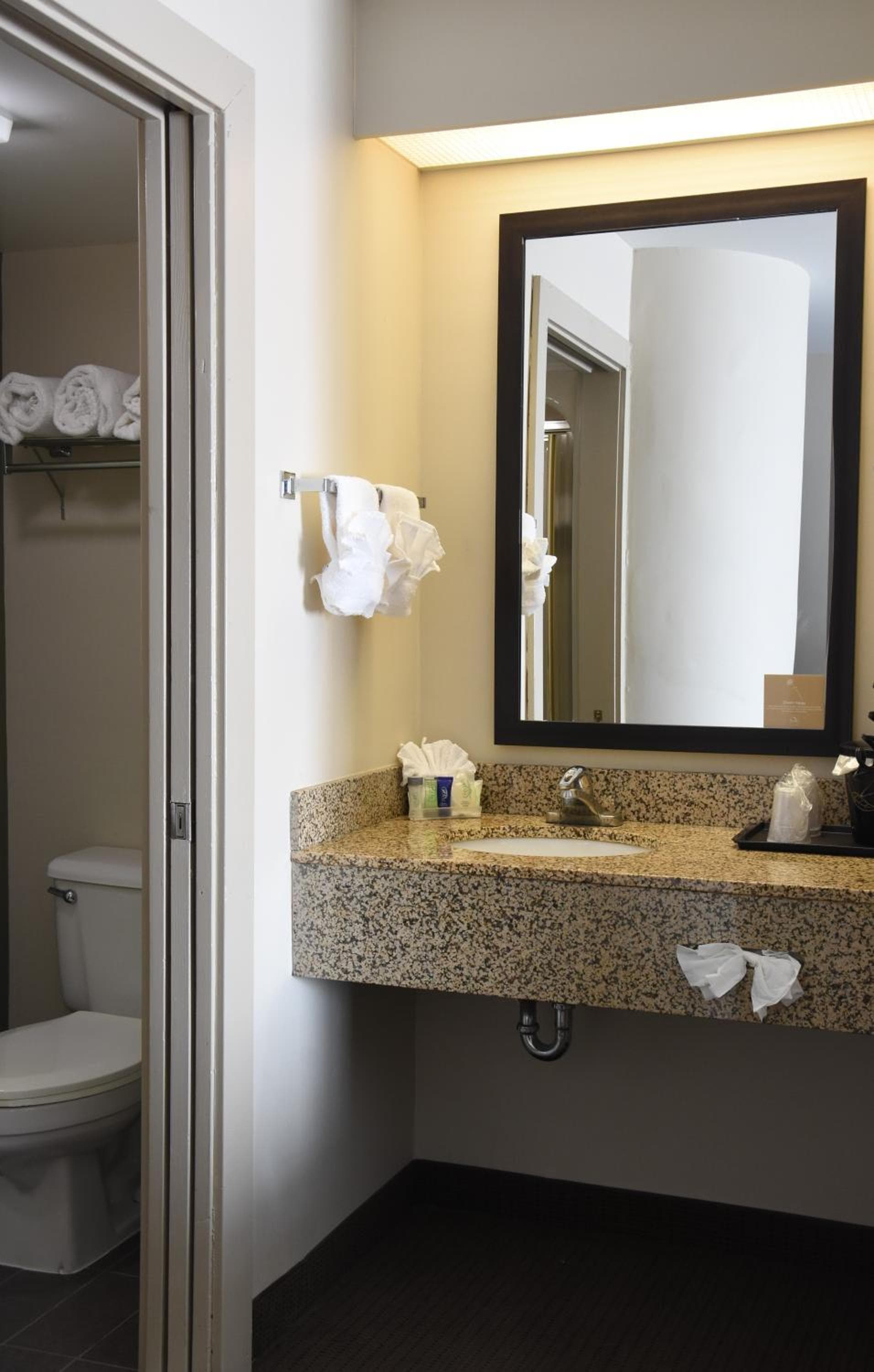 Sky Harbor Airport Inn