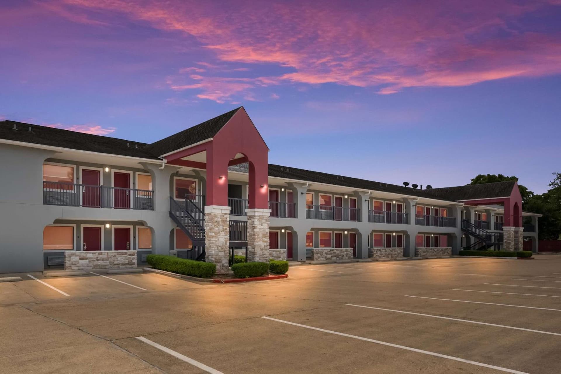 Huntsville Inn & Suites