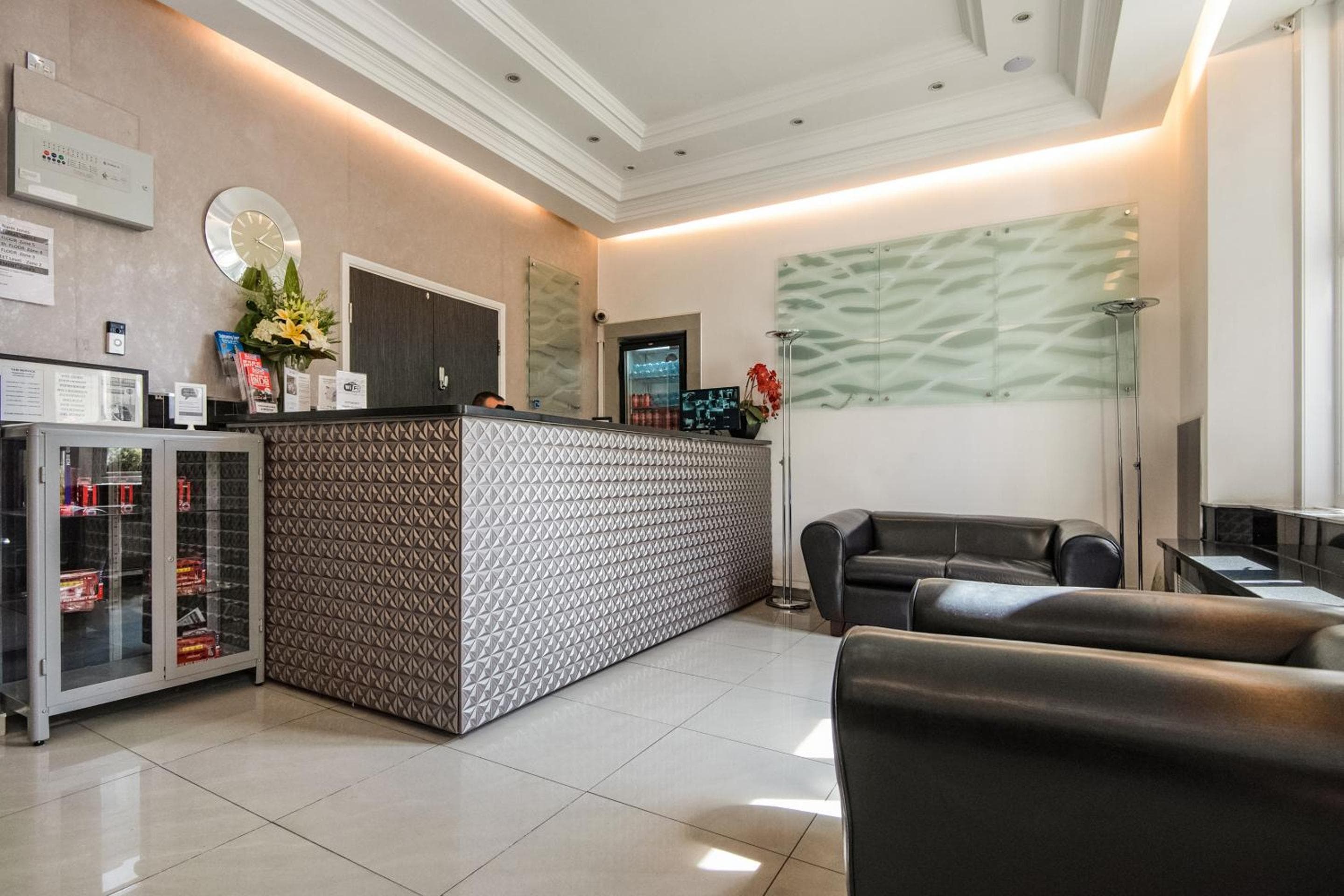 Huttons Hotel Victoria