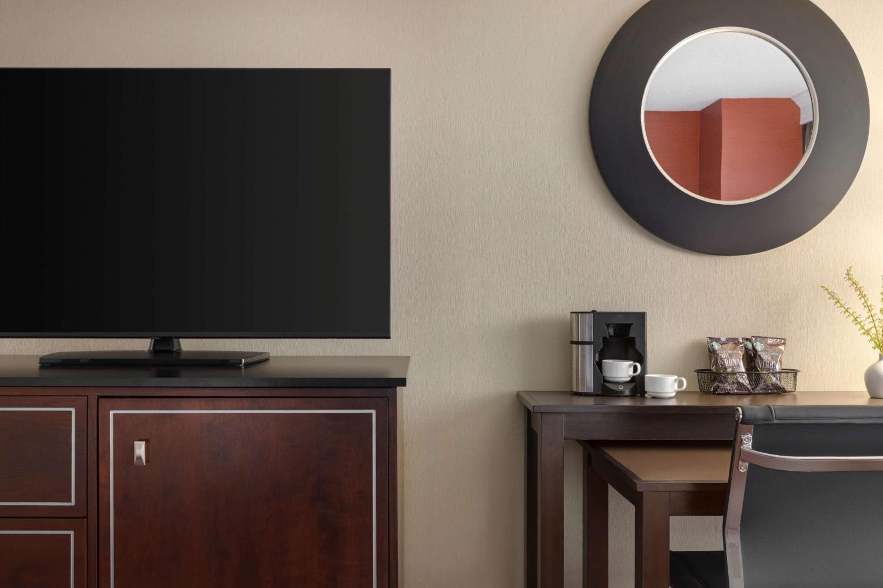 DoubleTree by Hilton New York LaGuardia