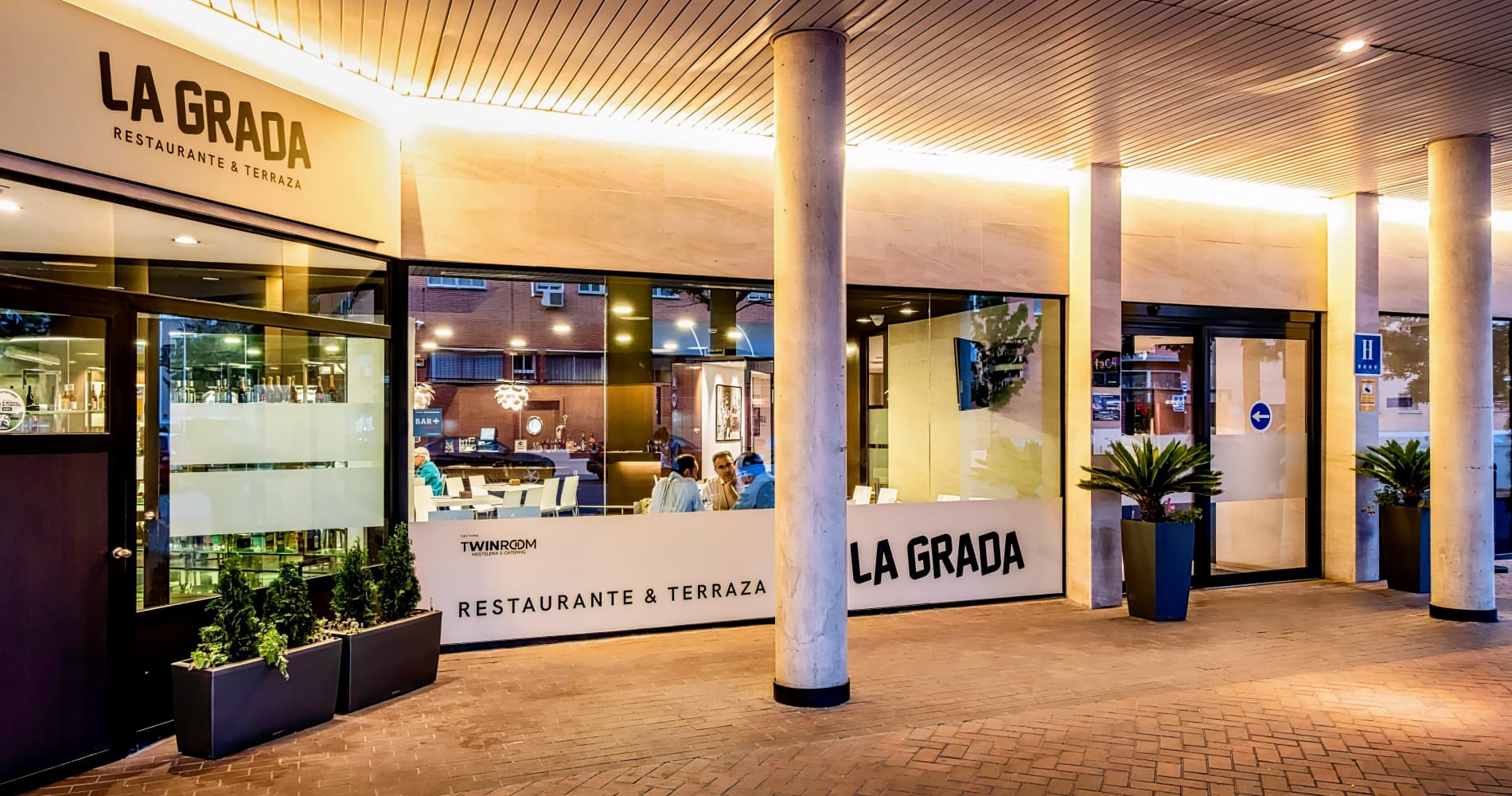 TäCH Madrid Airport