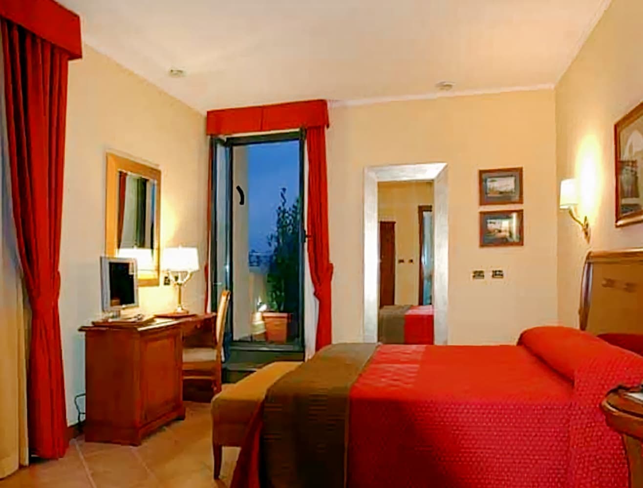 Le Cheminée Business Hotel