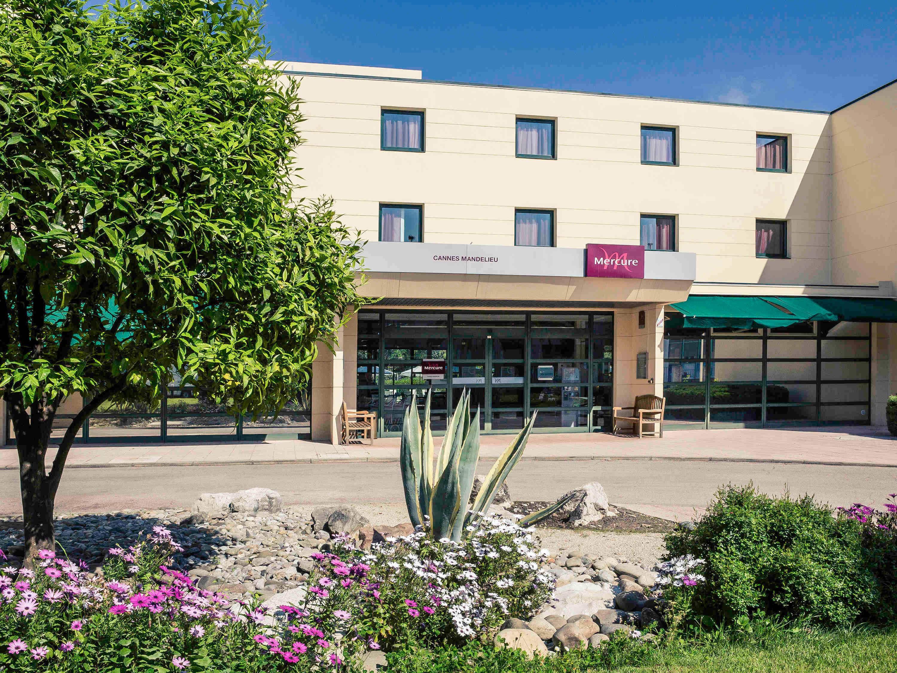 Mercure Cannes Mandelieu Hotel