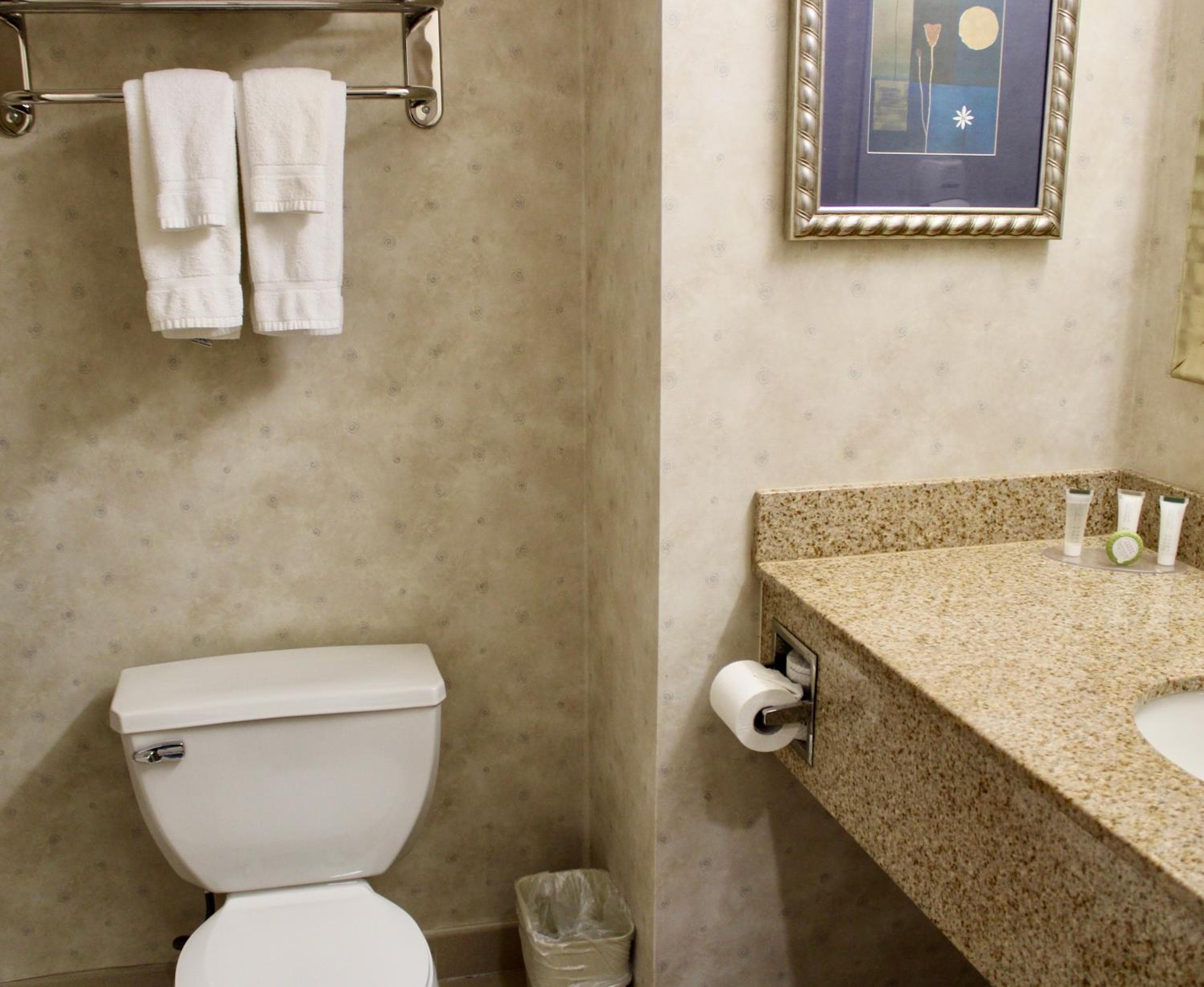 Marco LaGuardia Hotel and Suites