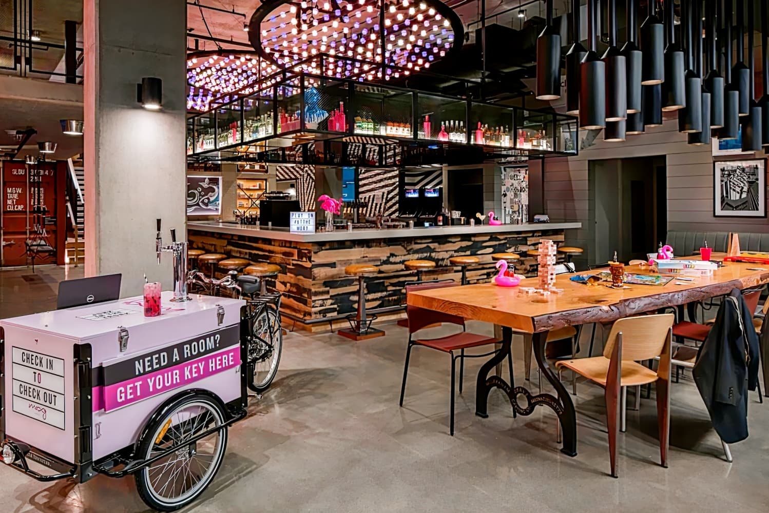 Moxy San Diego Downtown/Gaslamp Quarter