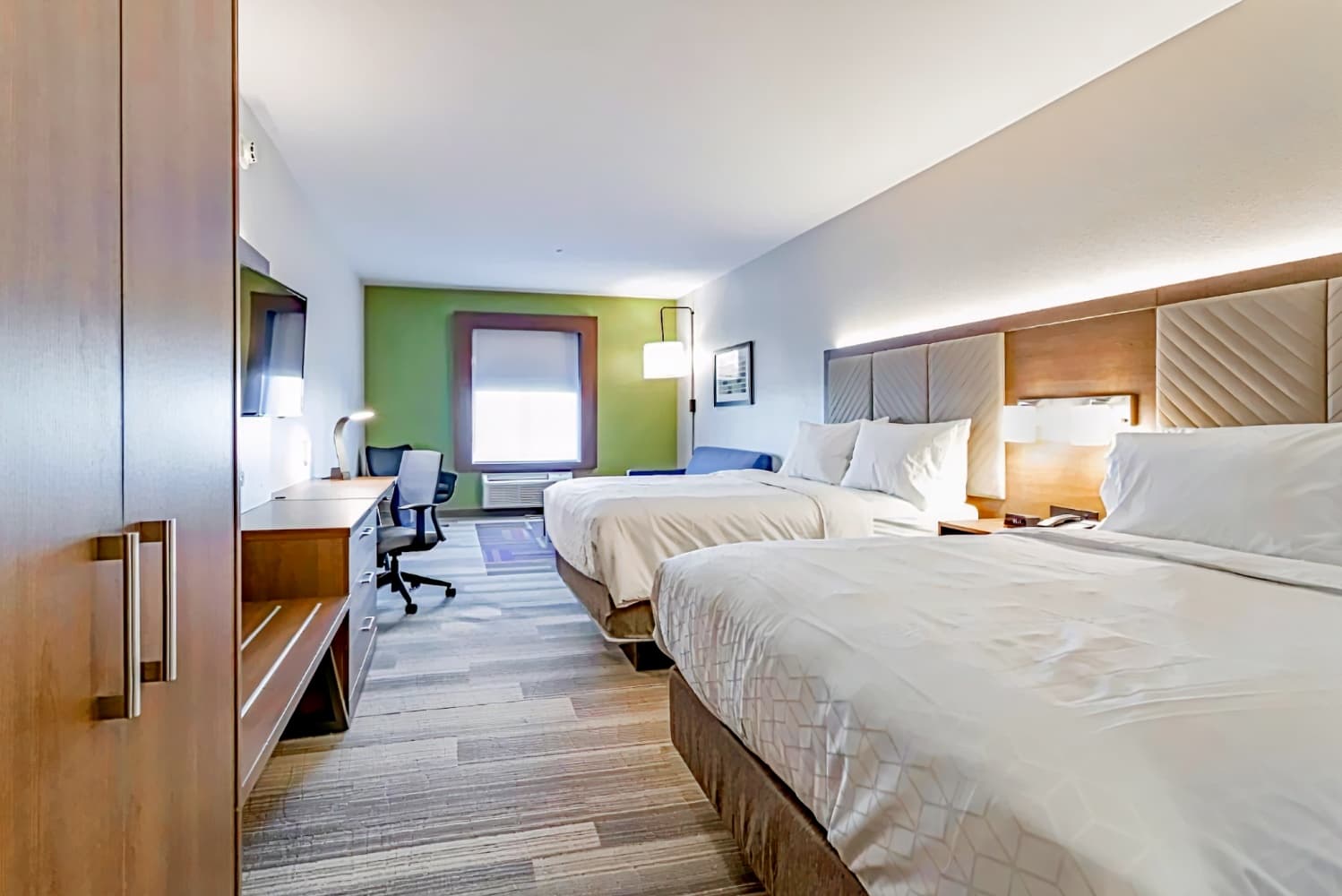 Holiday Inn Express & Suites - Columbus - Worthington