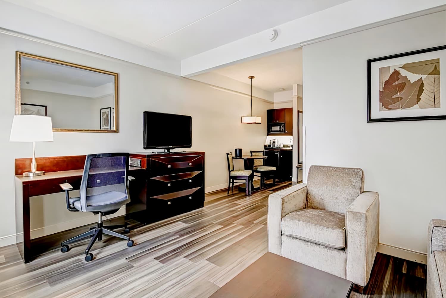 Holiday Inn & Suites Windsor – Ambassador Bridge