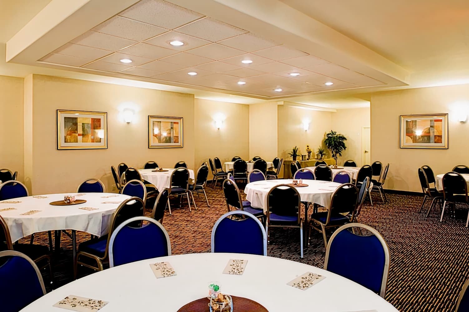 Holiday Inn Express & Suites Regina South, an IHG Hotel