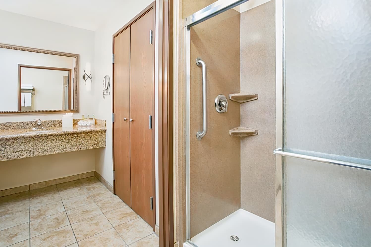 Holiday Inn Express and Suites Los Alamos Entrada Park
