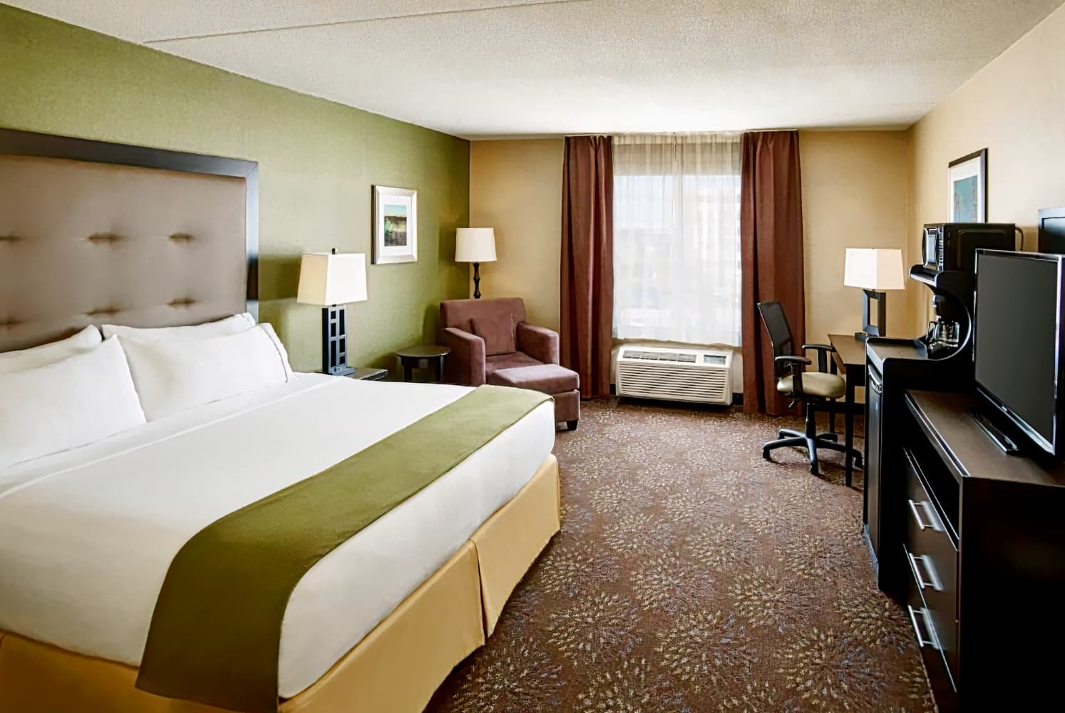 Holiday Inn Express and Suites Timmins