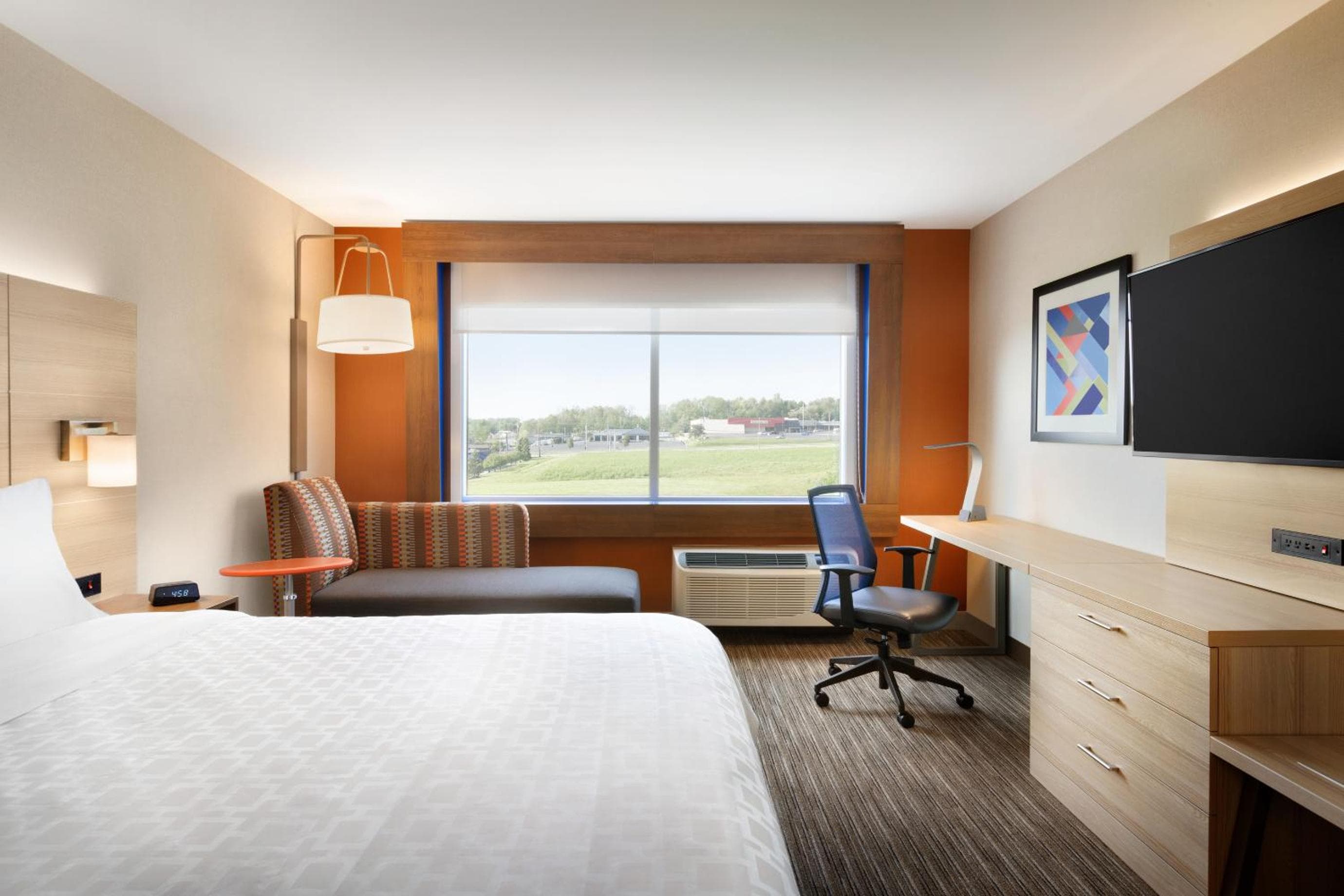 Holiday Inn Express & Suites Calgary Airport Trail NE