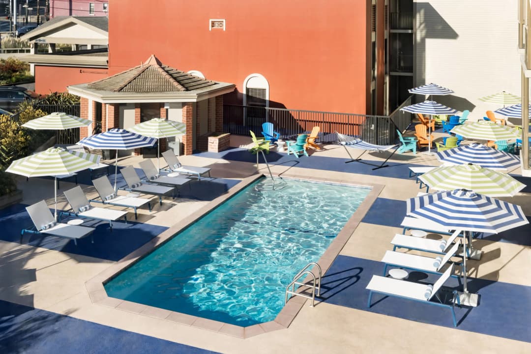 Hotel Caza Fisherman’s Wharf