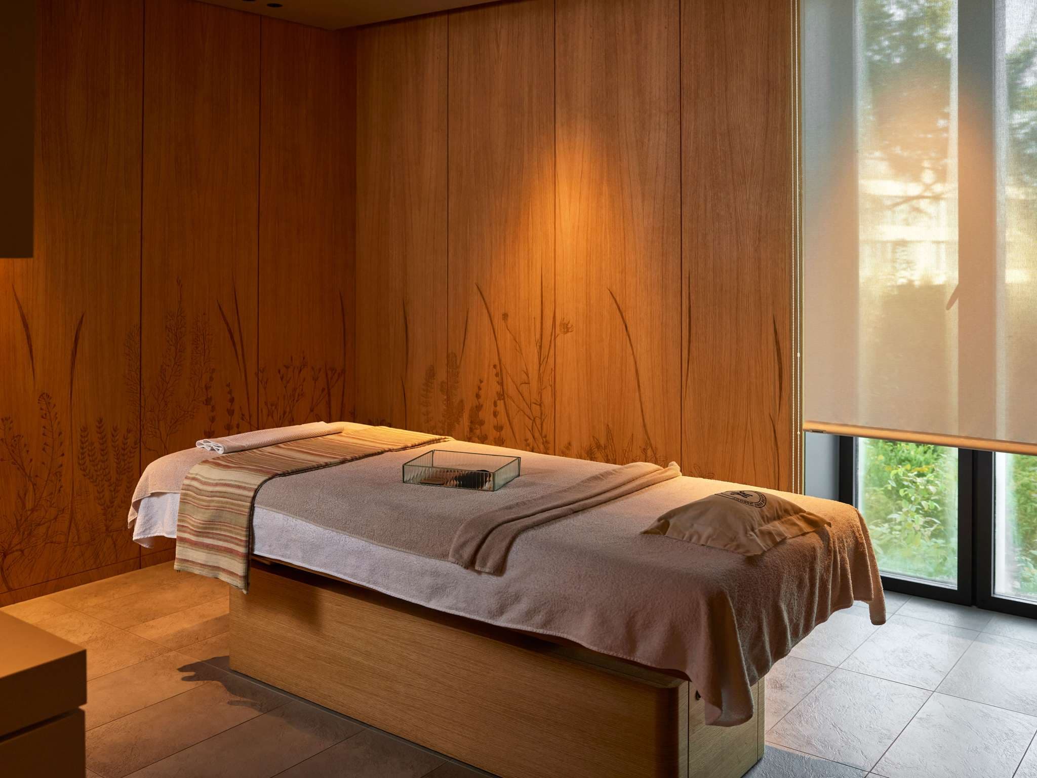 Domaine Reine Margot Paris Issy MGallery Collection