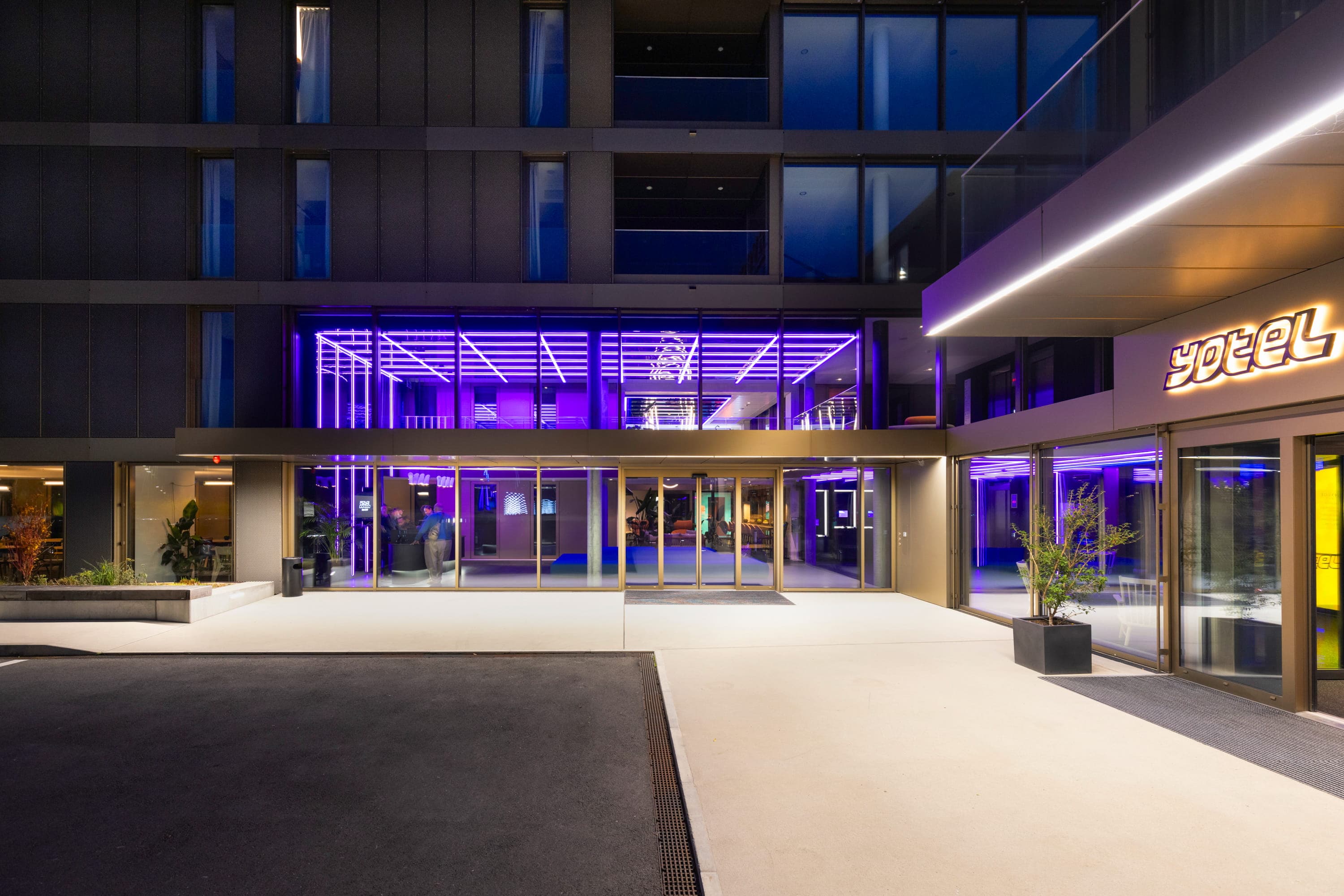 Yotel Lake Geneva
