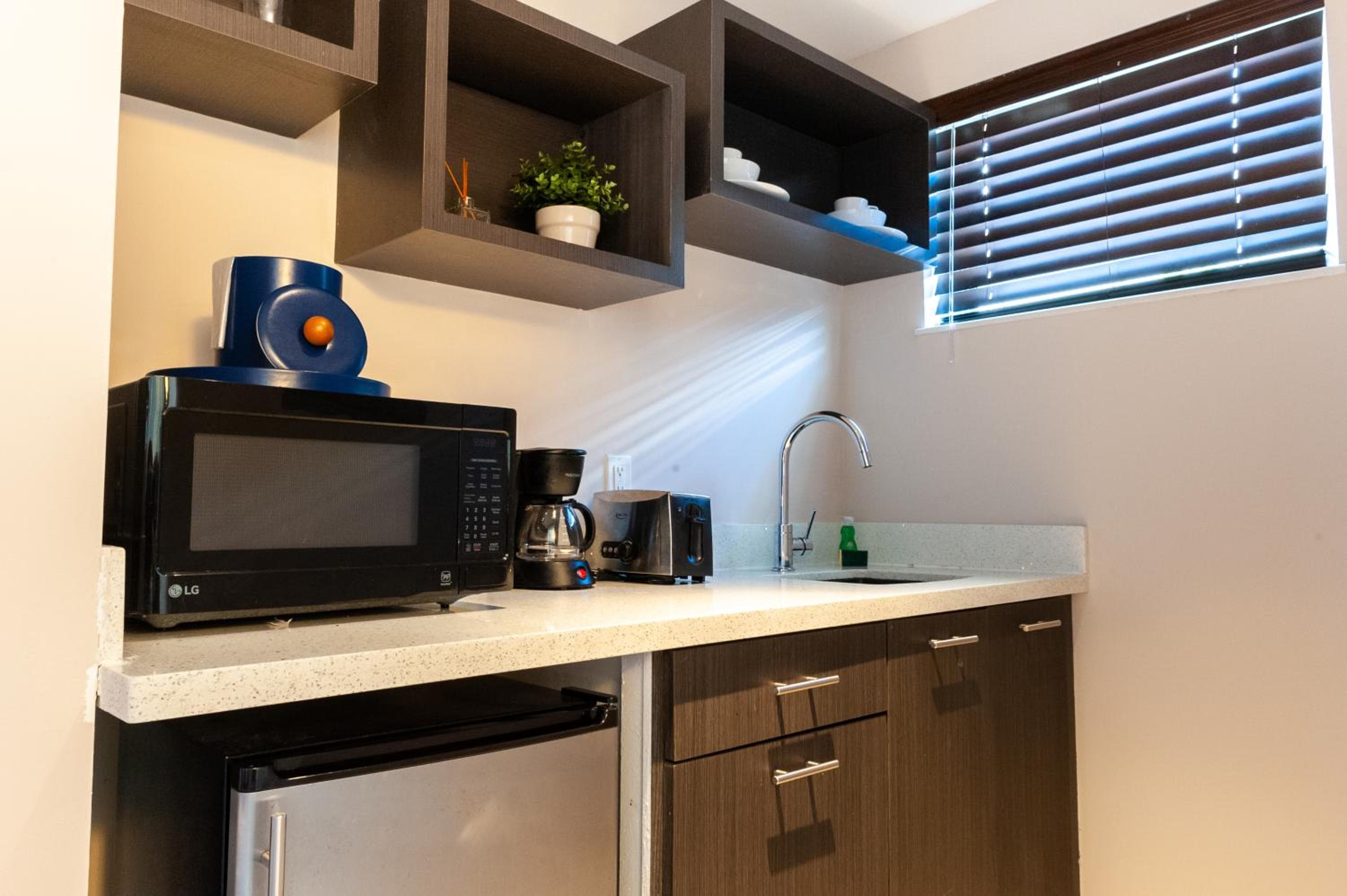 Waterside Hotel and Suites