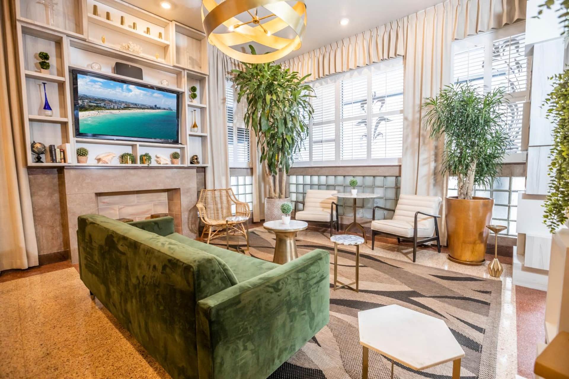 Chesterfield Hotel & Suites