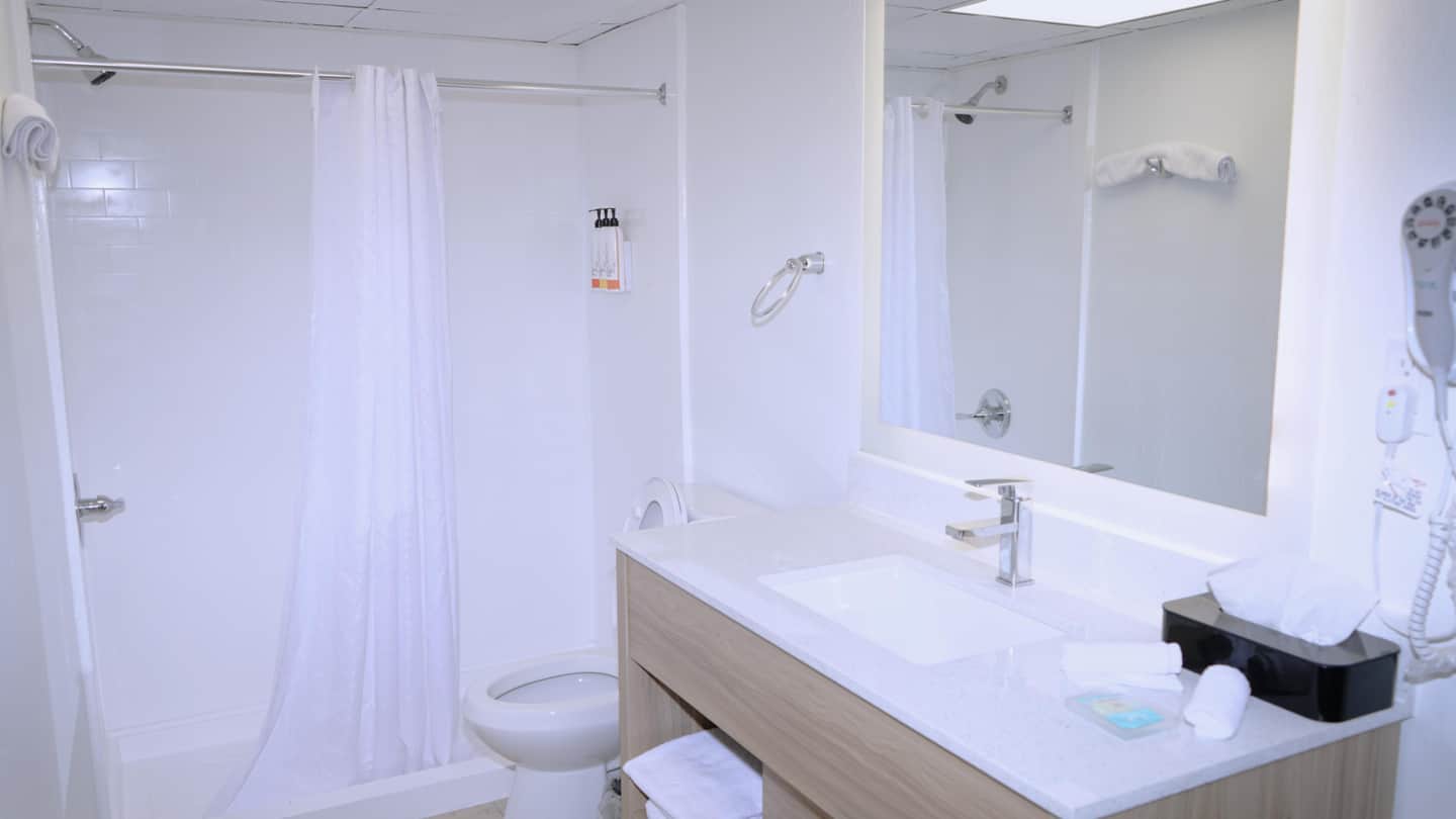 Waterfront Inn PHL Airport