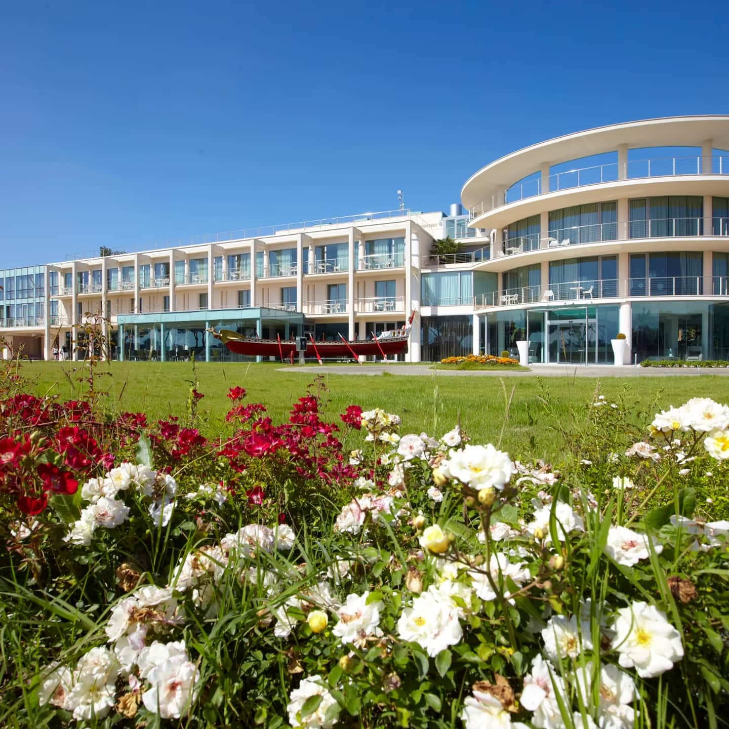 Pisa Tower Plaza