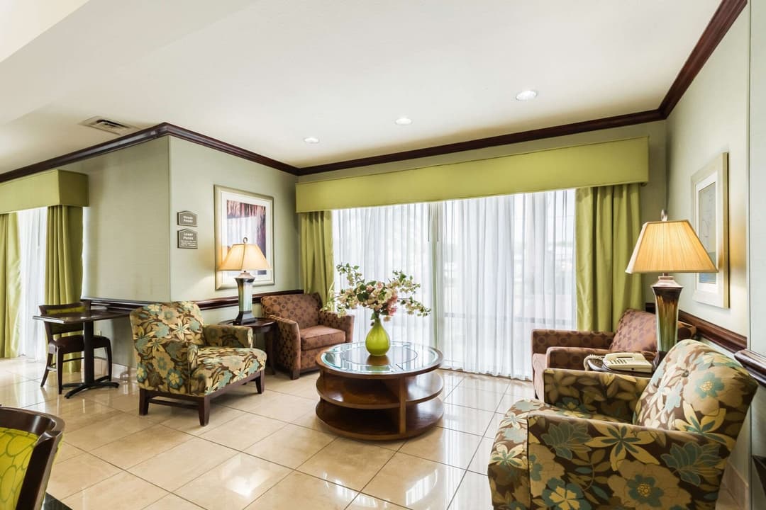 Comfort Suites Beaumont I - 10