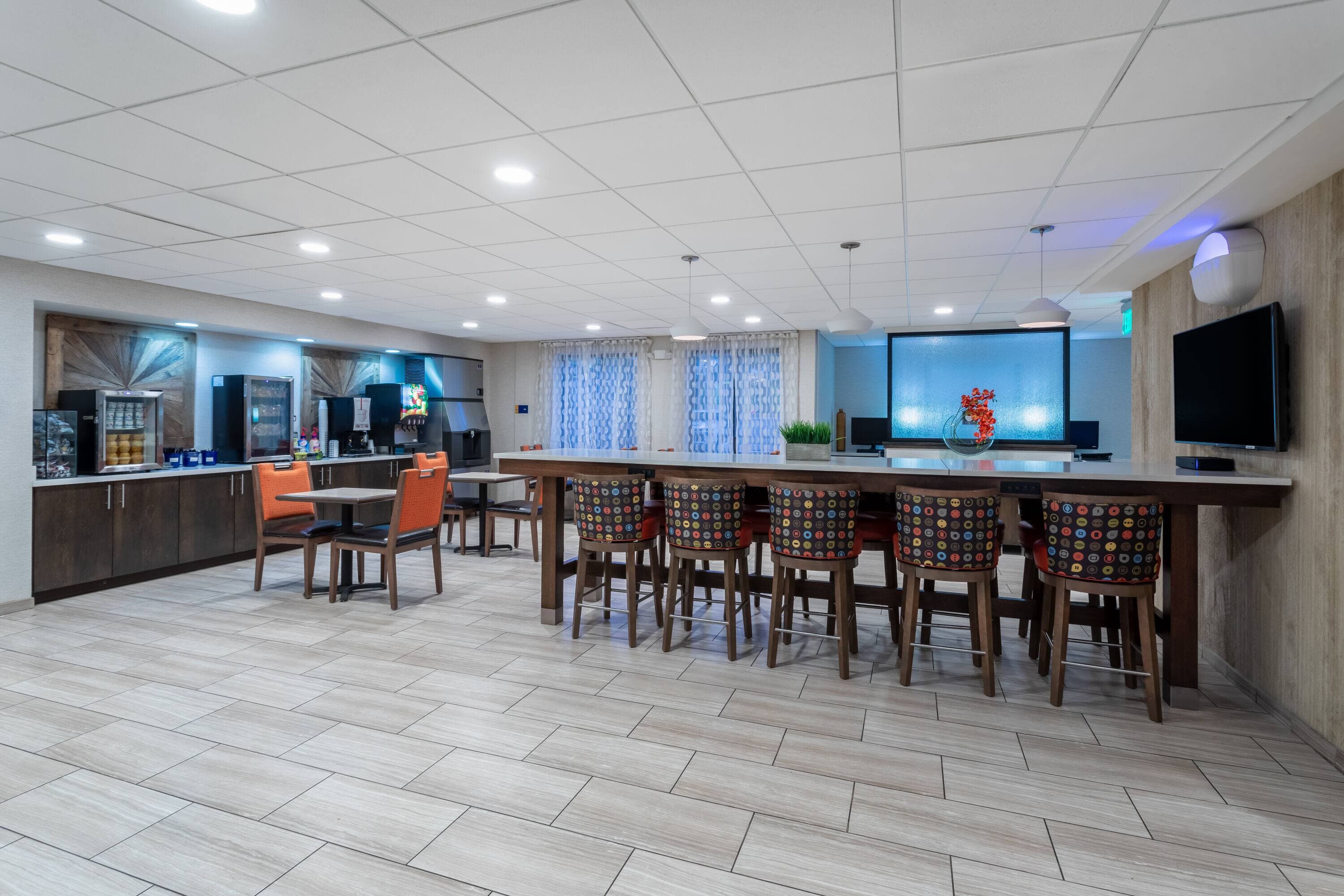 Days Inn & Suites by Wyndham Denver International Airport