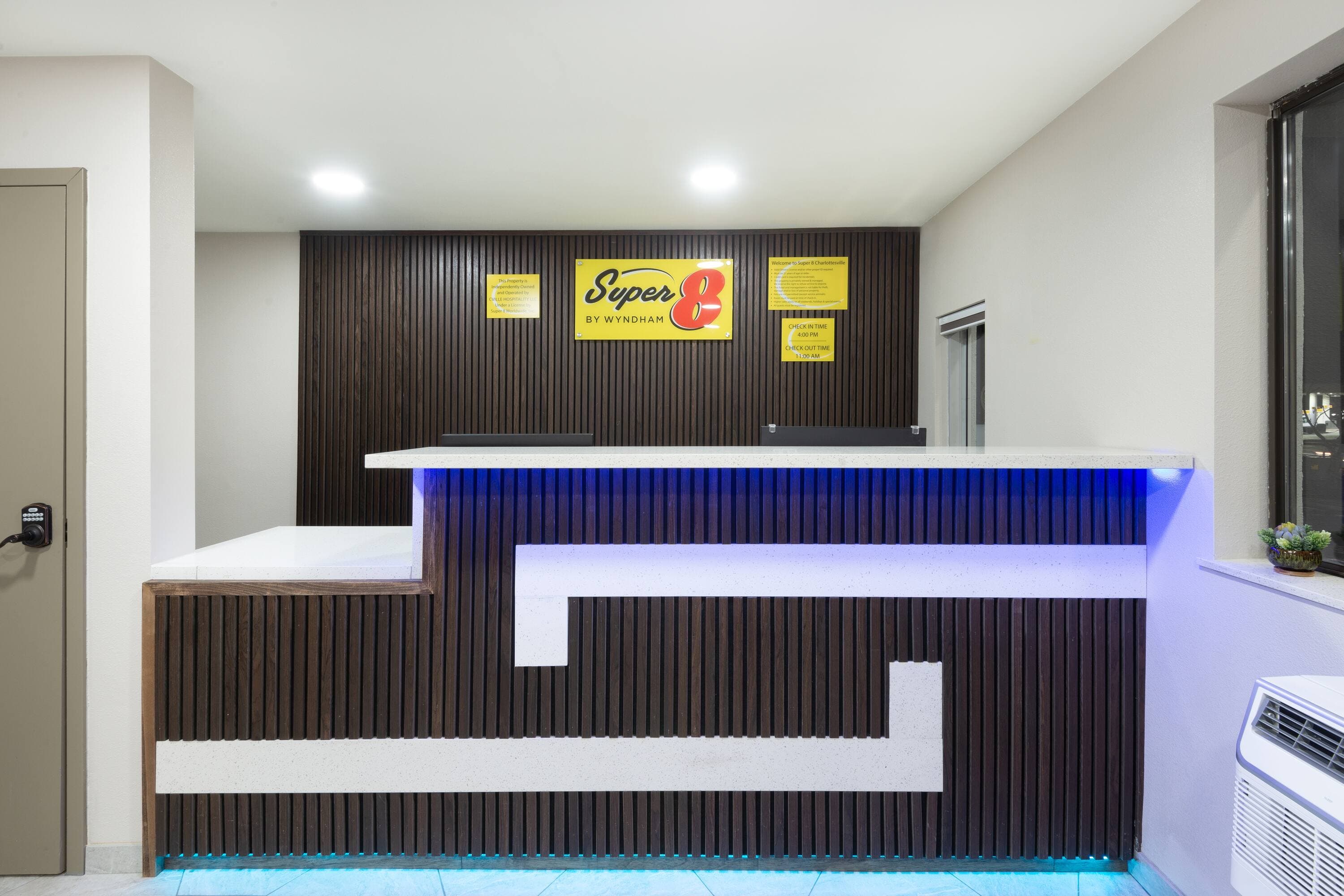 Super 8 by Wyndham Charlottesville