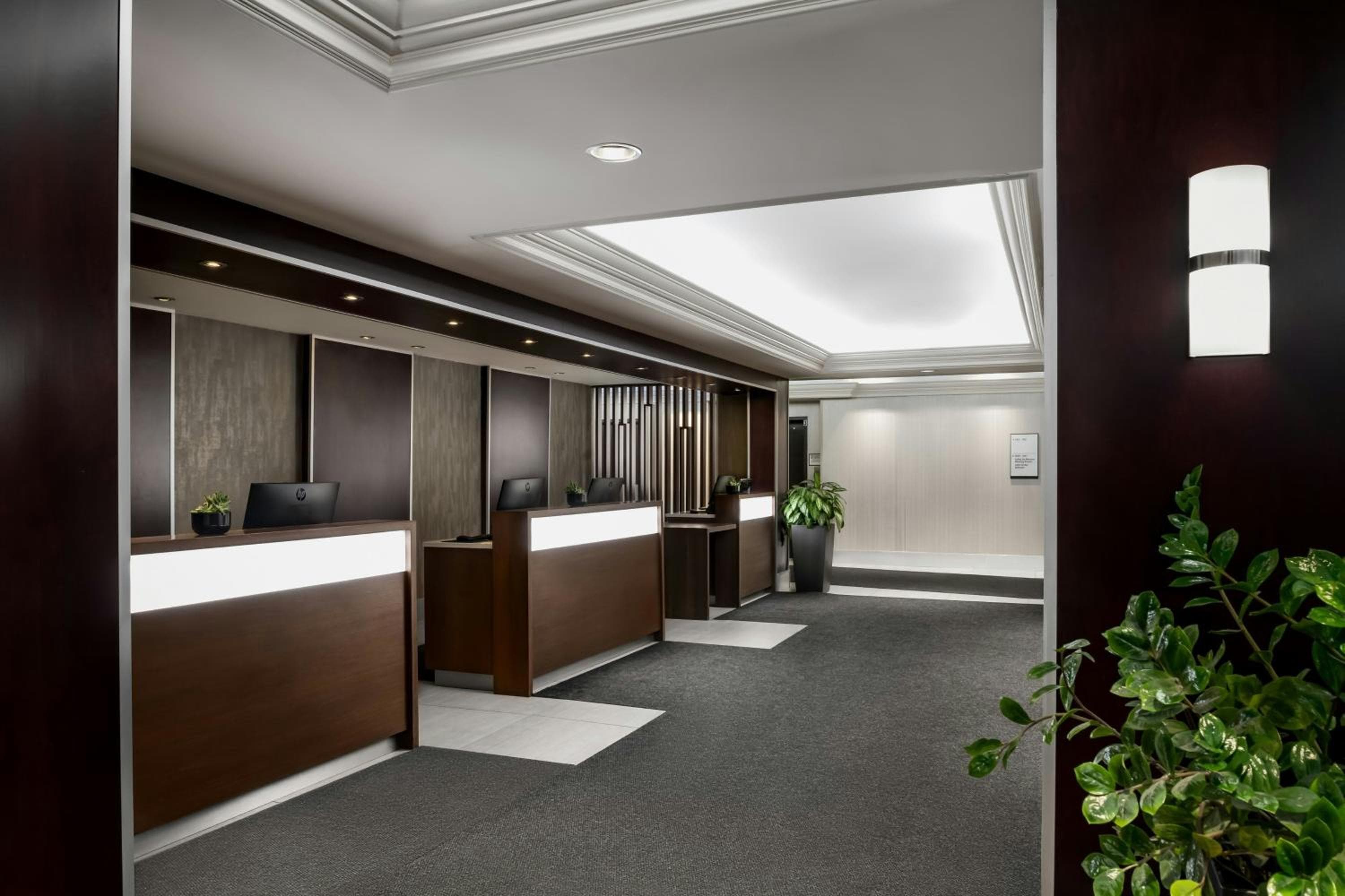 Sheraton Montreal Airport Hotel