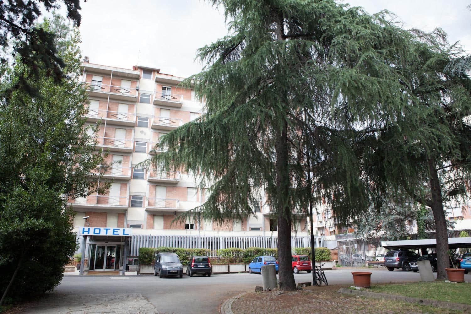 Auto park hotel