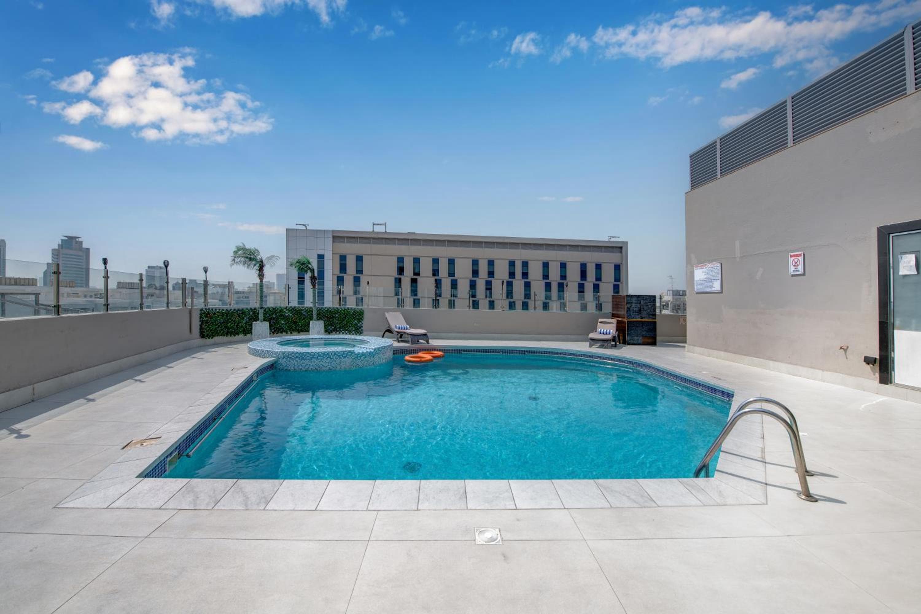 Howard Johnson Plaza by Wyndham Dubai Deira