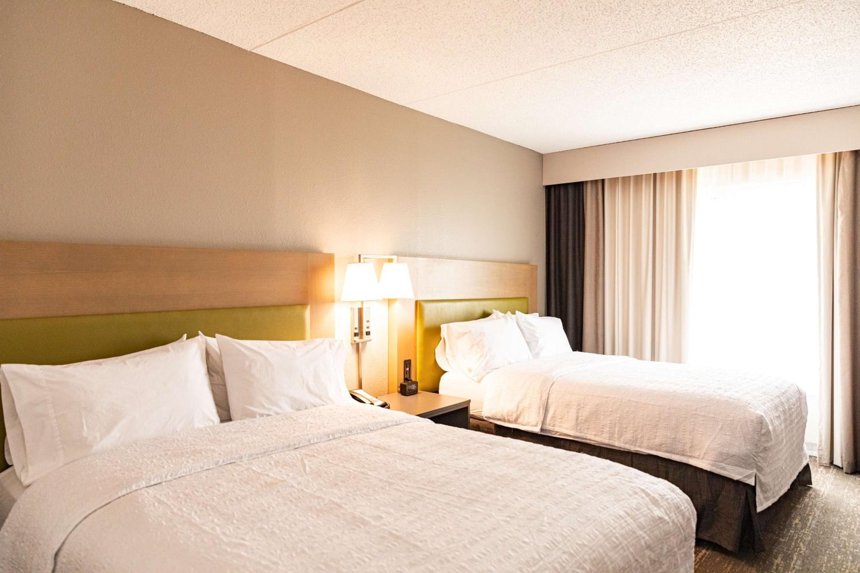 Hampton Inn & Suites Newark Airport Elizabeth