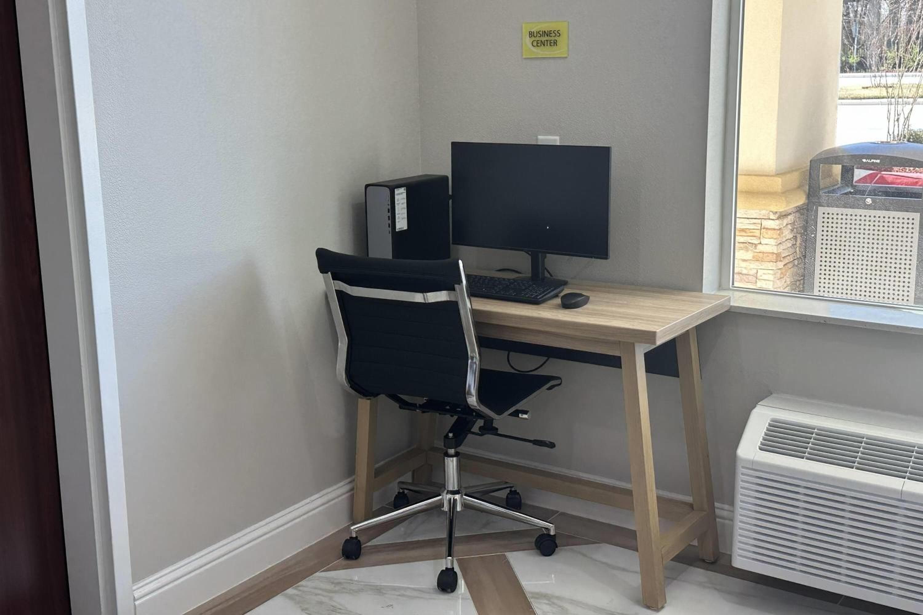 Super 8 By Wyndham Baytown