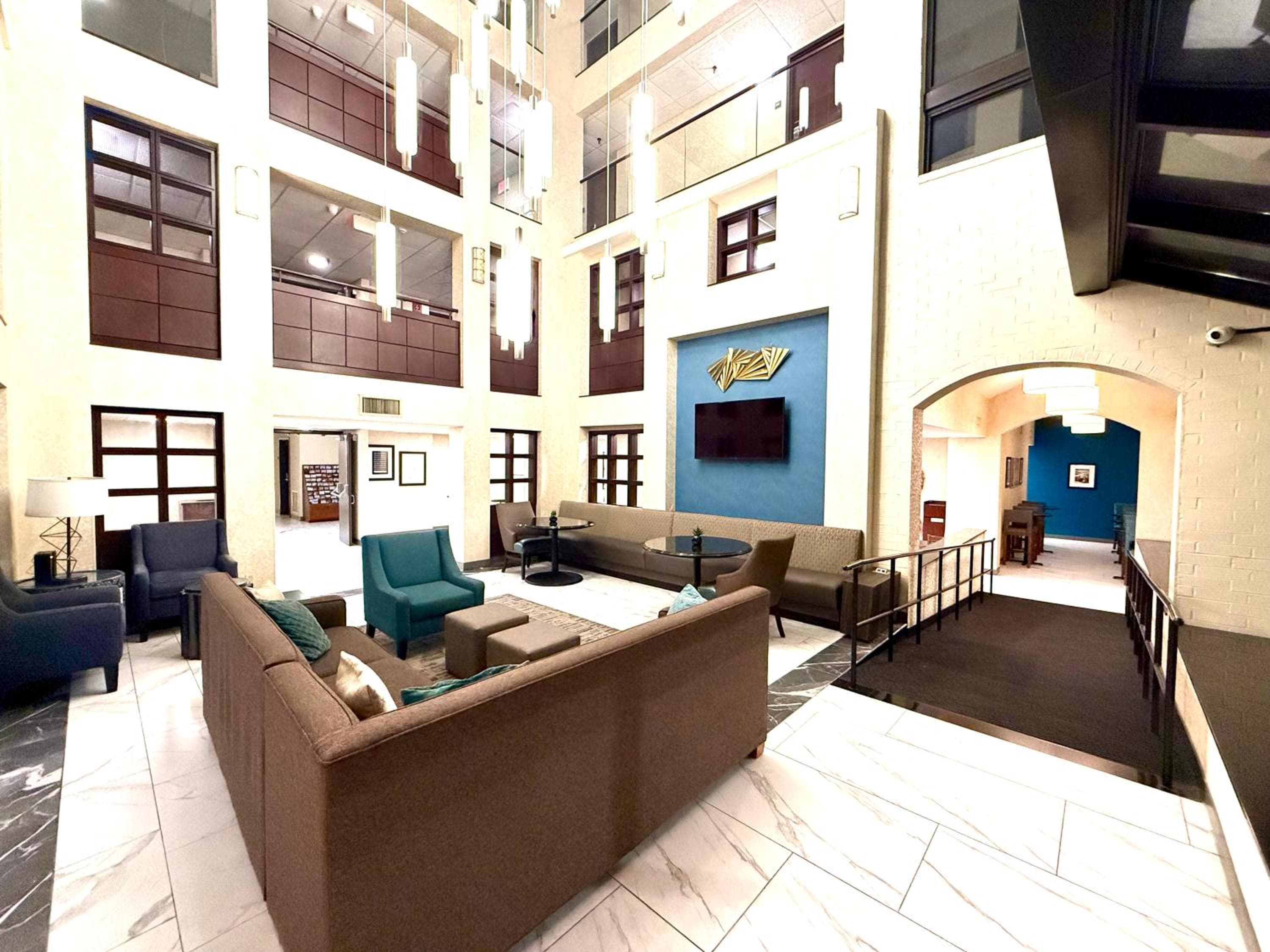 Best Western PLUS INDIANAPOLIS NORTH AT PYRAMIDS