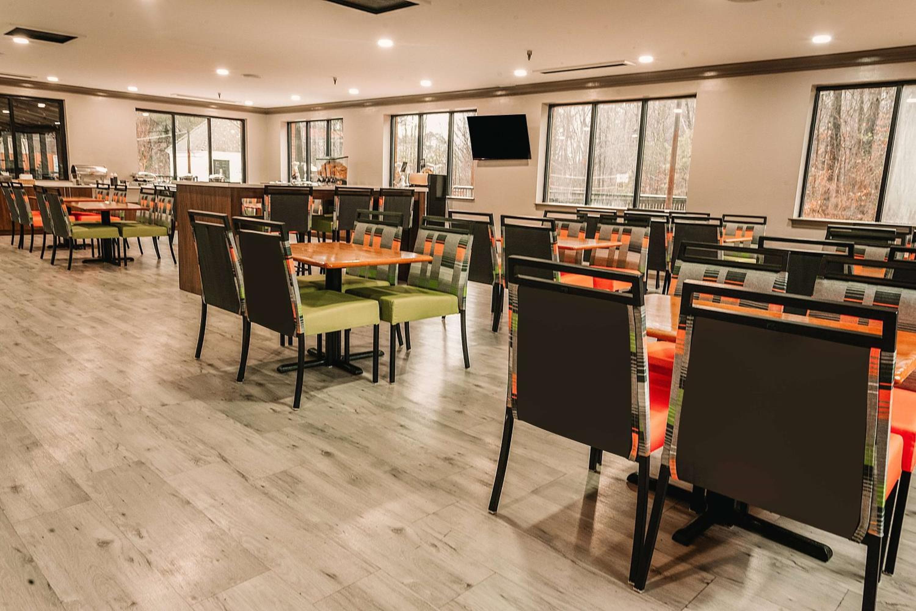 Wyndham Garden Williamsburg Busch Gardens Area