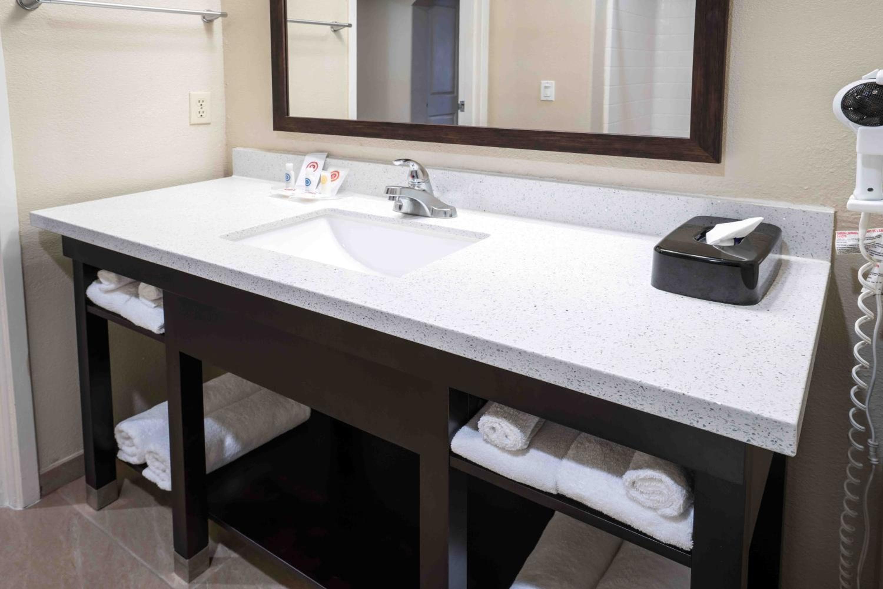 Comfort Suites Fresno River Park