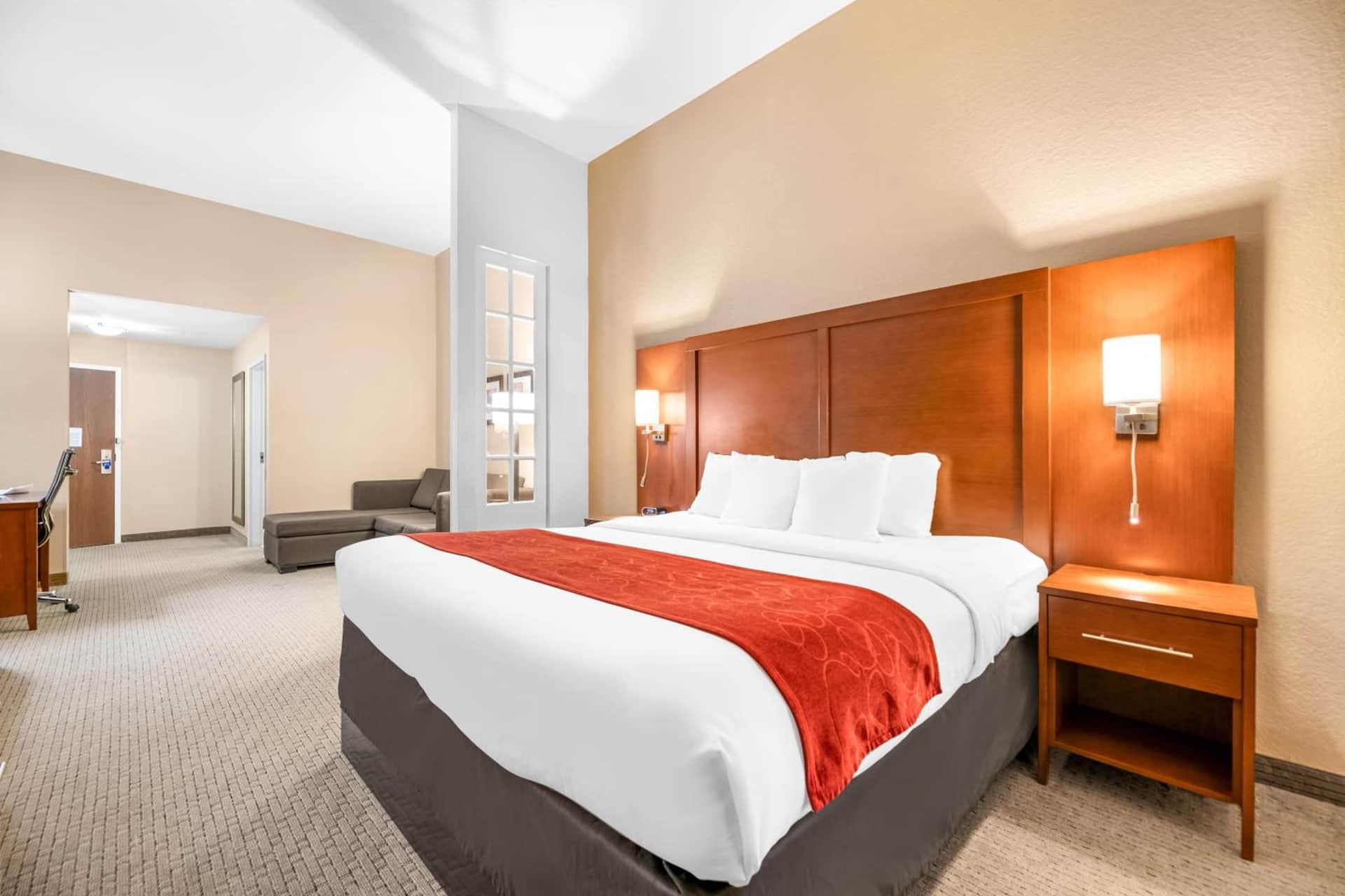 Comfort Suites Orlando Airport