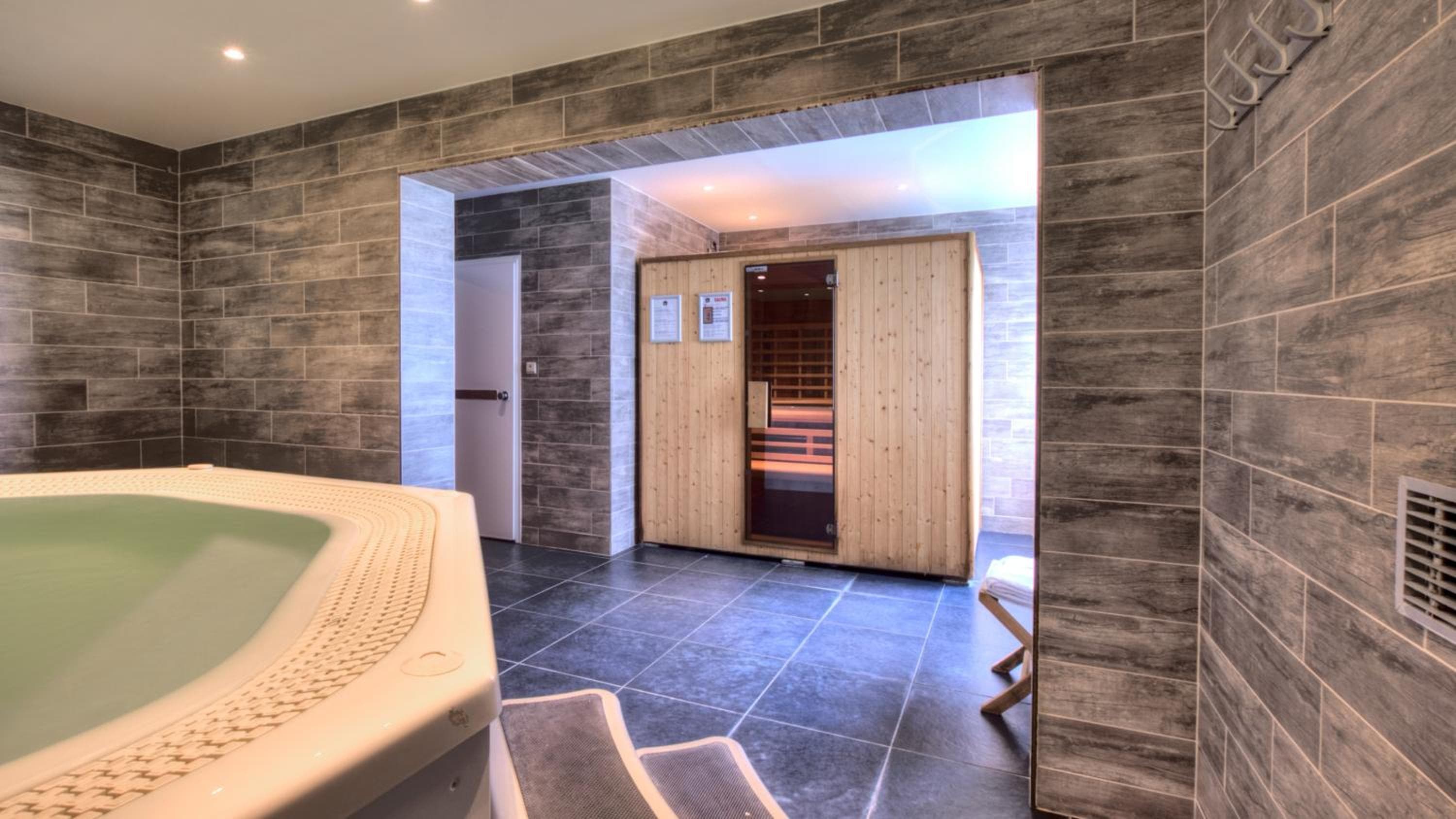 Hotel et Aparthotel Casteau Mons