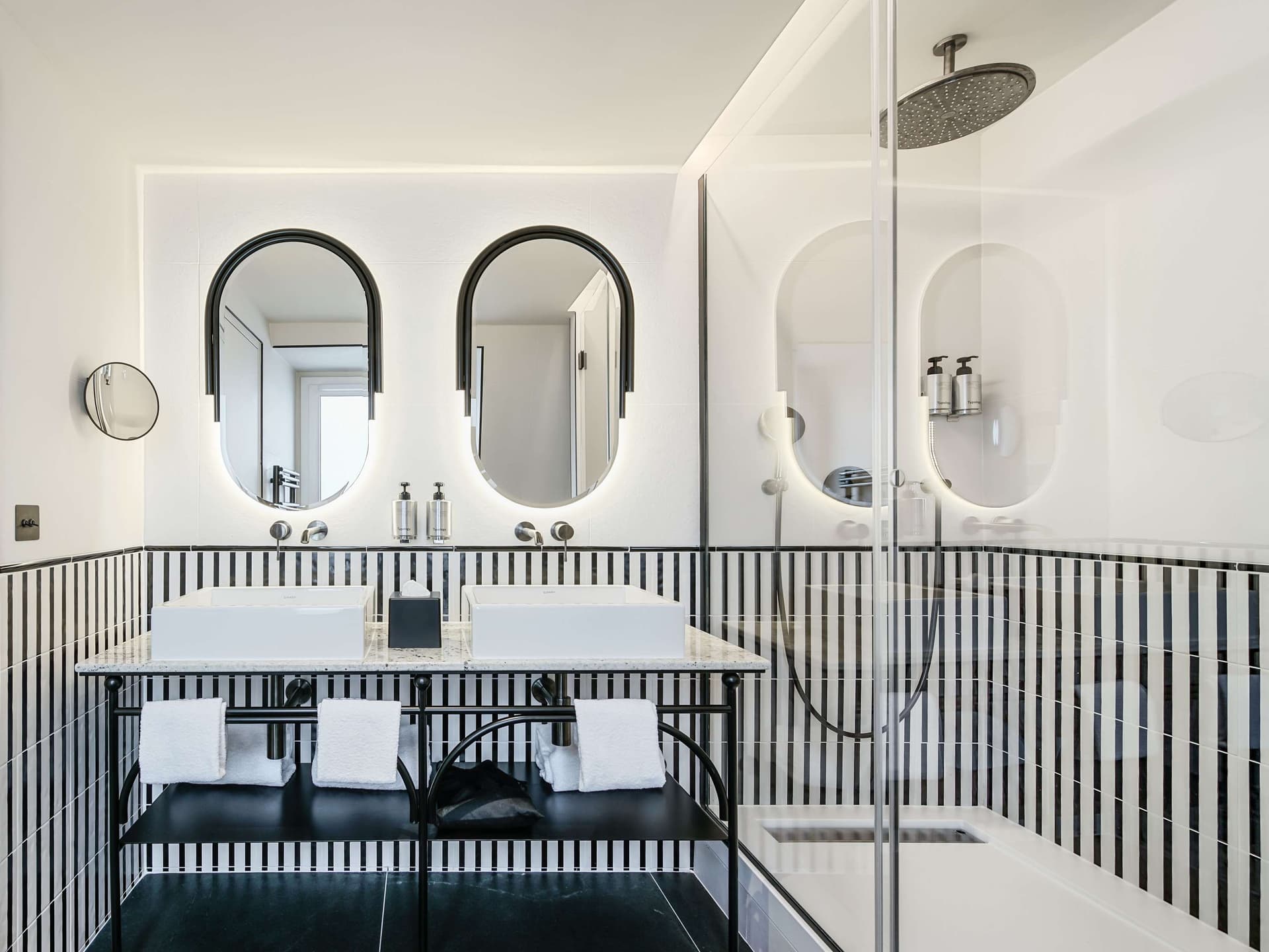 Hotel Faubourg Galant Paris, Handwritten Collection